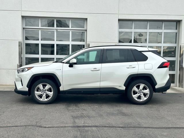 Used 2021 Toyota RAV4 XLE Premium AWD/4WD image 3