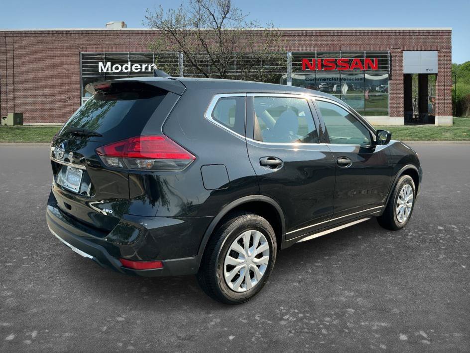 Used 2017 Nissan Rogue S AWD/4WD image 4