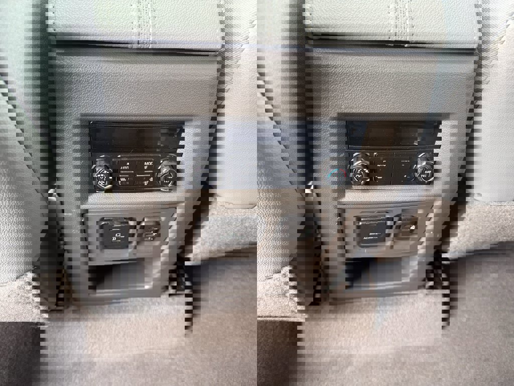 Used 2021 Chevrolet Traverse Premier image 24