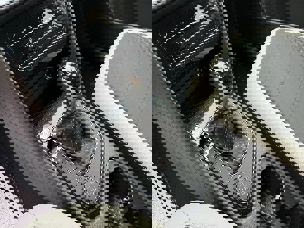 New 2026 Volkswagen Taos SE image 27