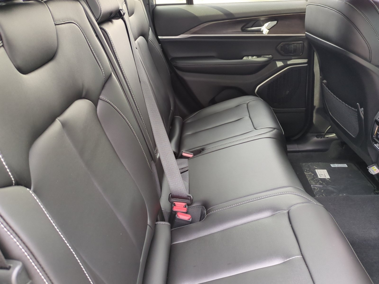 New 2026 Jeep Grand Cherokee Limited AWD/4WD image 18