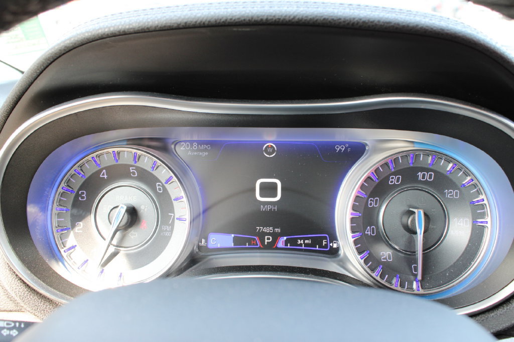Used 2019 Chrysler 300 Touring RWD image 11