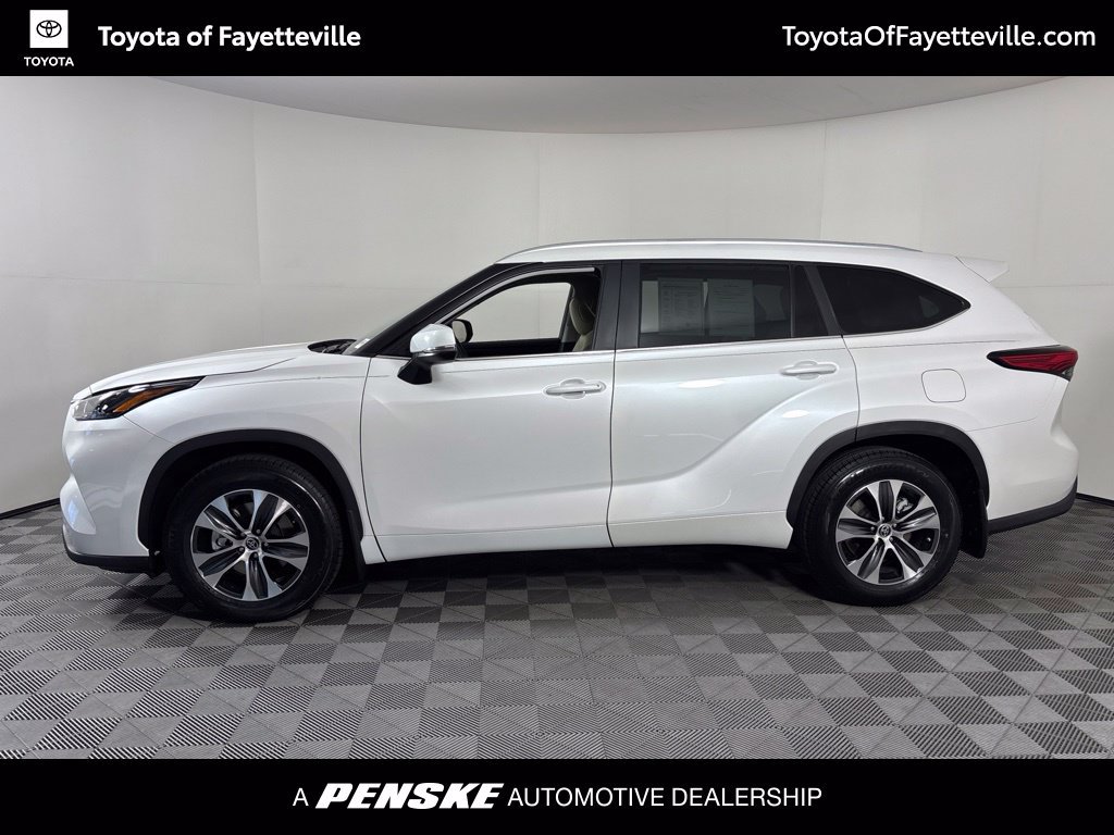 Used 2023 Toyota Highlander XLE FWD image 17