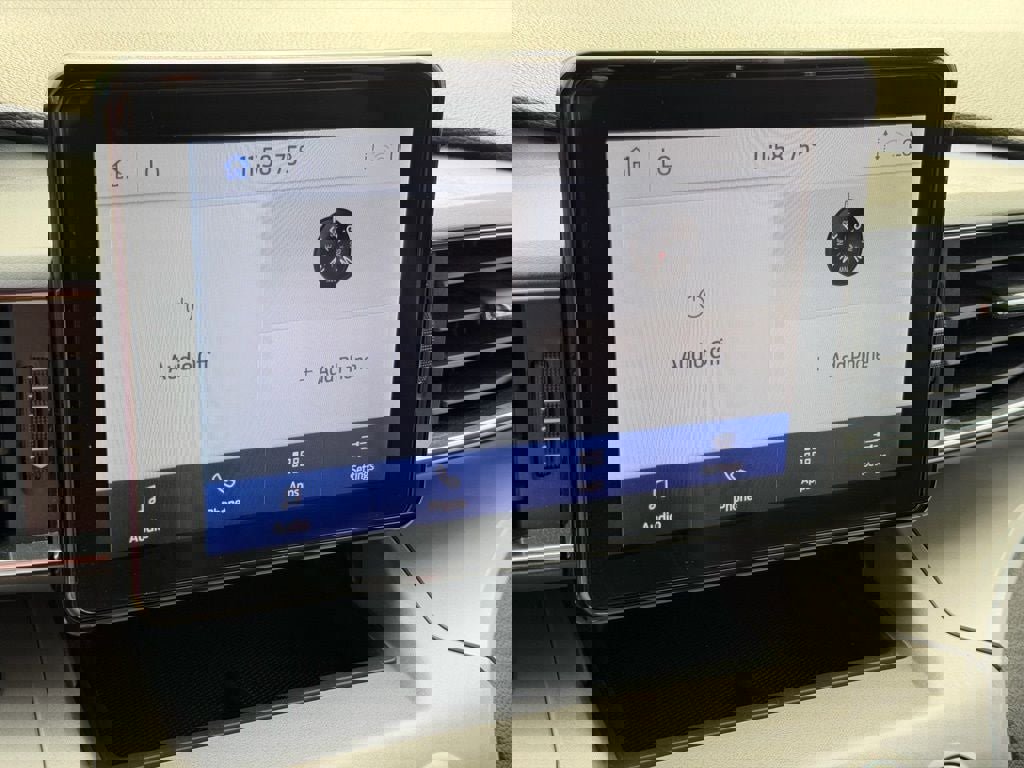 Used 2023 Ford Explorer XLT w/ Equipment Group 202A image 16