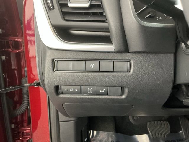 Used 2023 Nissan Rogue SV w/ SV Premium B Package image 25