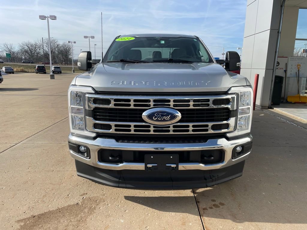 Used 2024 Ford F250 XLT image 3