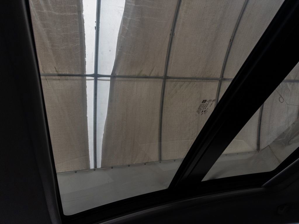 Used 2019 Chevrolet Malibu Hybrid w/ Leather Package image 27