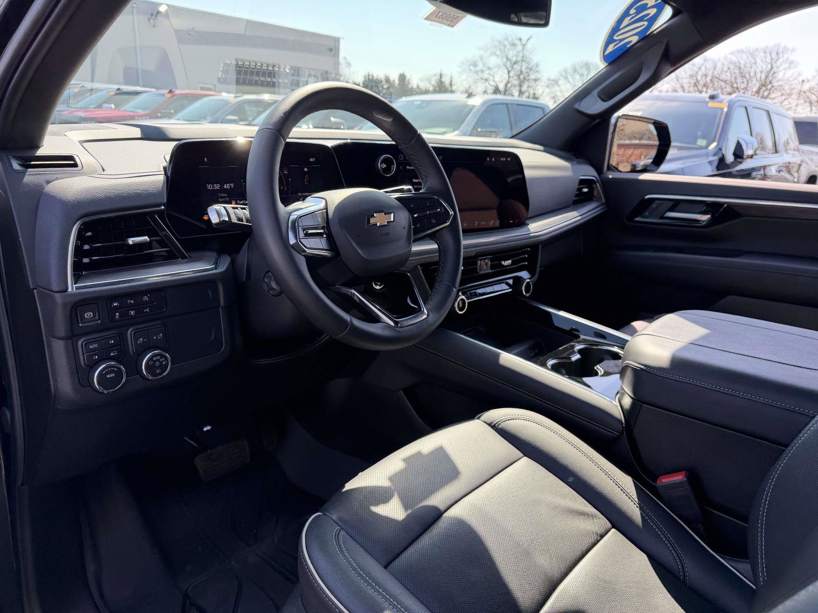Certified 2025 Chevrolet Suburban Premier AWD/4WD image 11
