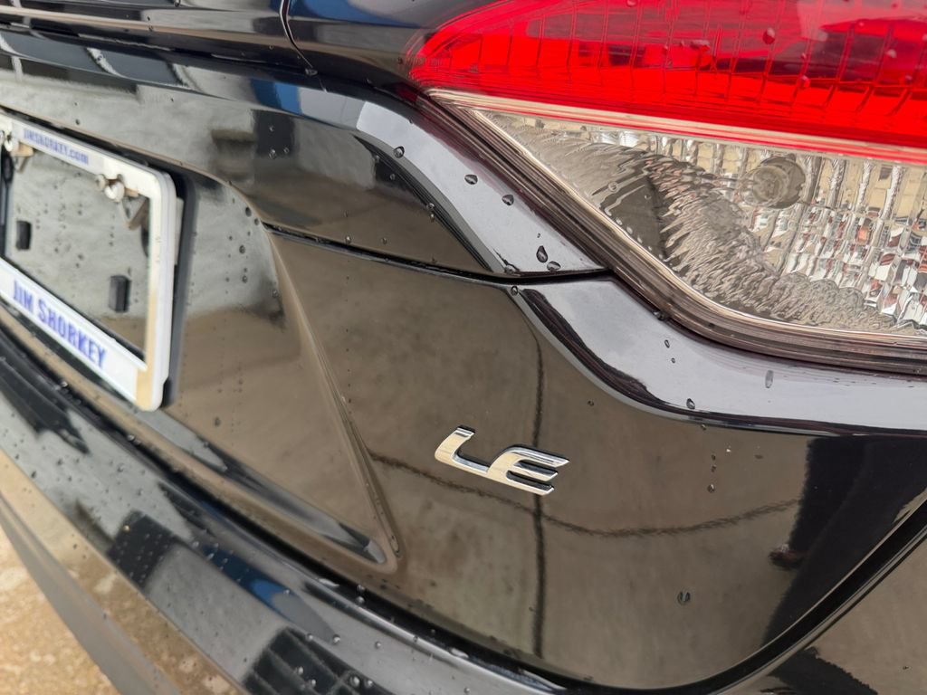 Used 2024 Toyota Corolla LE FWD image 31