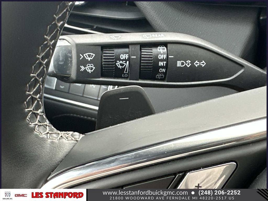 Used 2025 Buick Enclave Preferred w/ Power Package FWD image 27