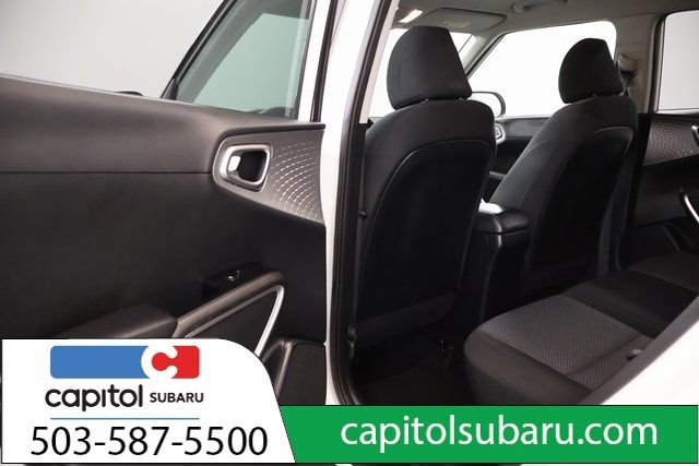 Used 2023 Kia Soul LX w/ LX Technology Package FWD image 28