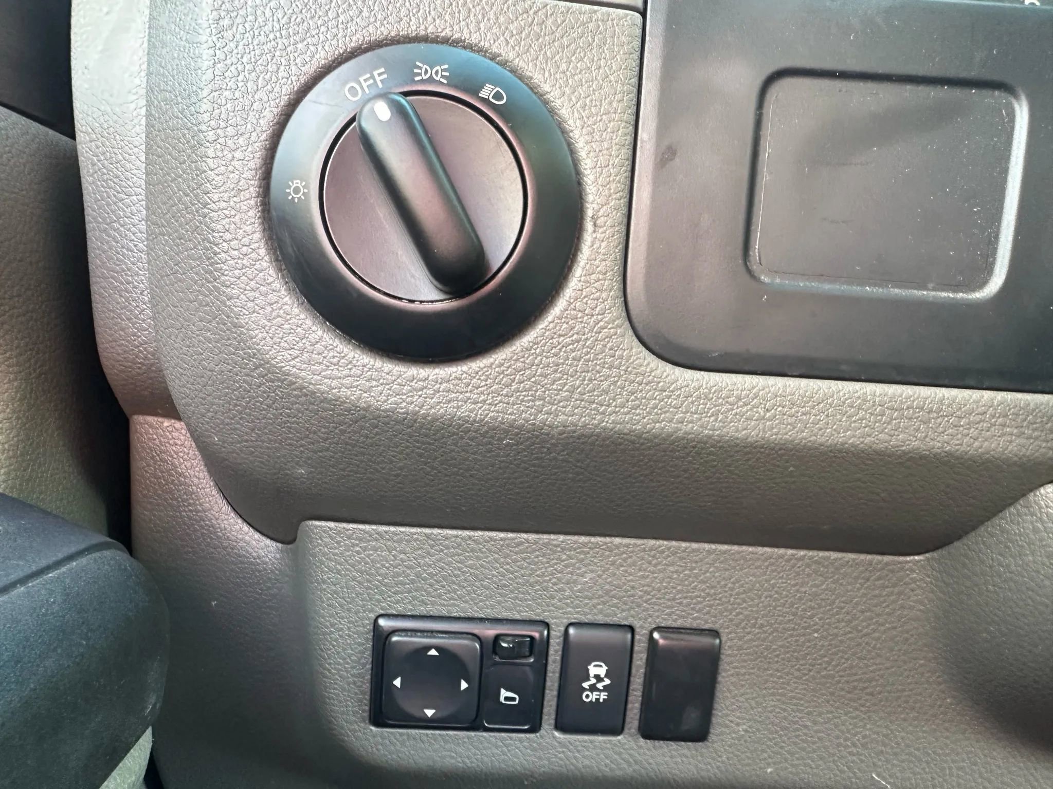 Used 2021 Nissan NV 1500 SV image 12