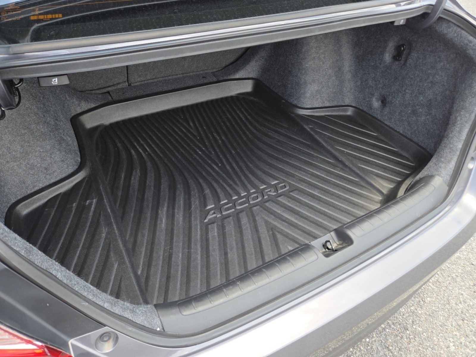Used 2020 Honda Accord EX-L image 19