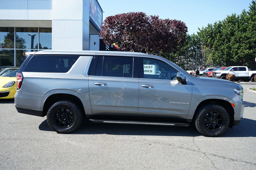 Used 2021 Chevrolet Suburban LT image 6