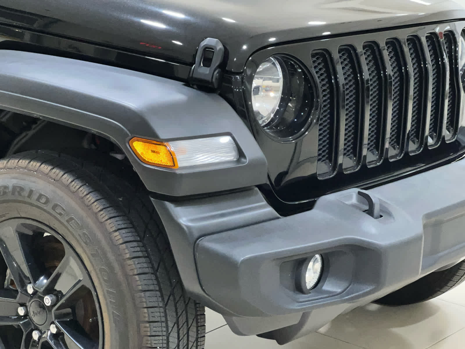 Used 2022 Jeep Wrangler Unlimited Sport AWD/4WD image 2