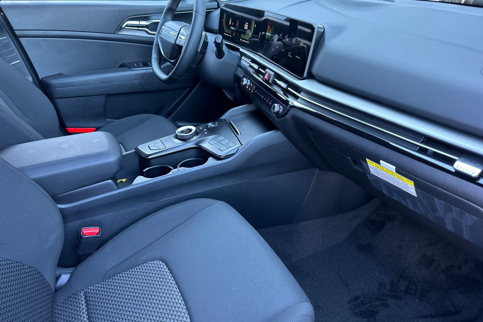 New 2027 Kia Sportage LX FWD image 16