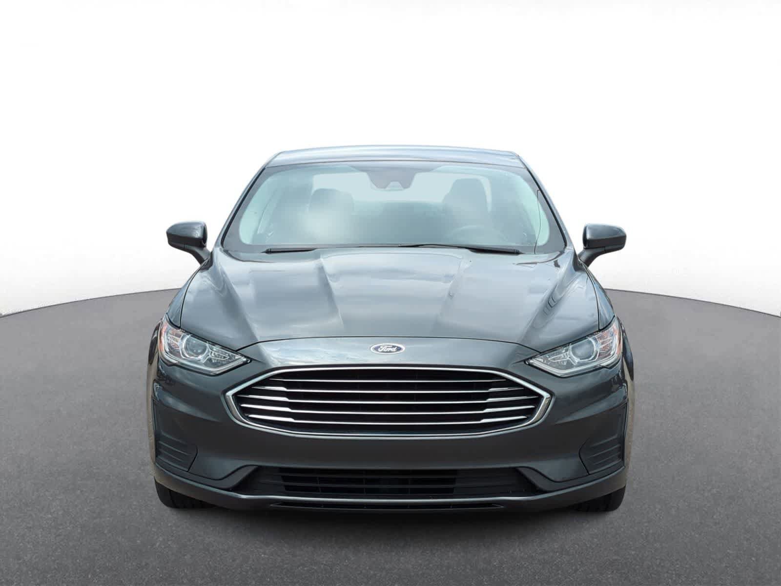 Used 2020 Ford Fusion SE FWD image 3