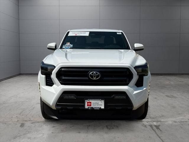 Certified 2025 Toyota Tacoma SR5 AWD/4WD image 38