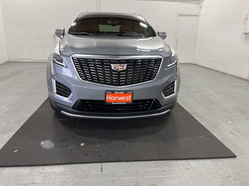 Used 2022 Cadillac XT5 Premium Luxury w/ Technology Package image 2