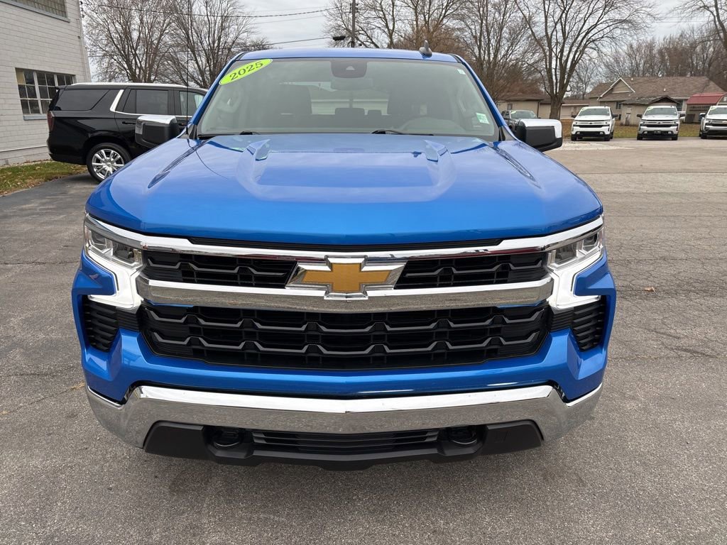 Used 2025 Chevrolet Silverado 1500 LT image 2