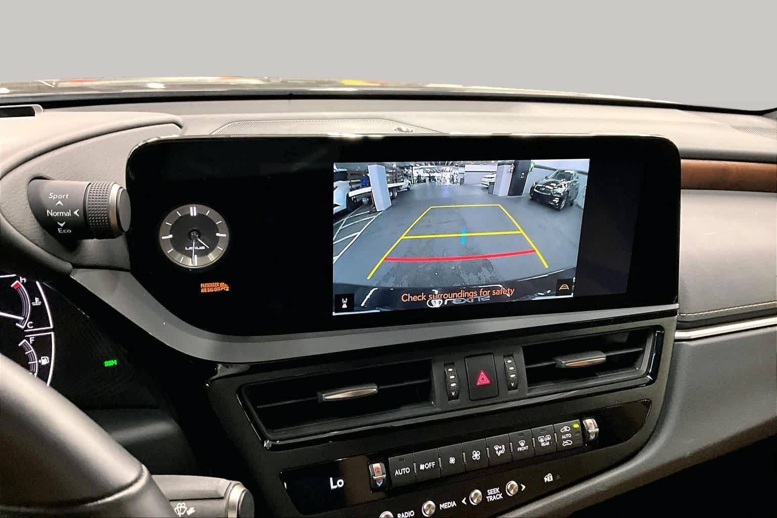 Used 2024 Lexus ES 300h w/ Premium Package FWD image 26