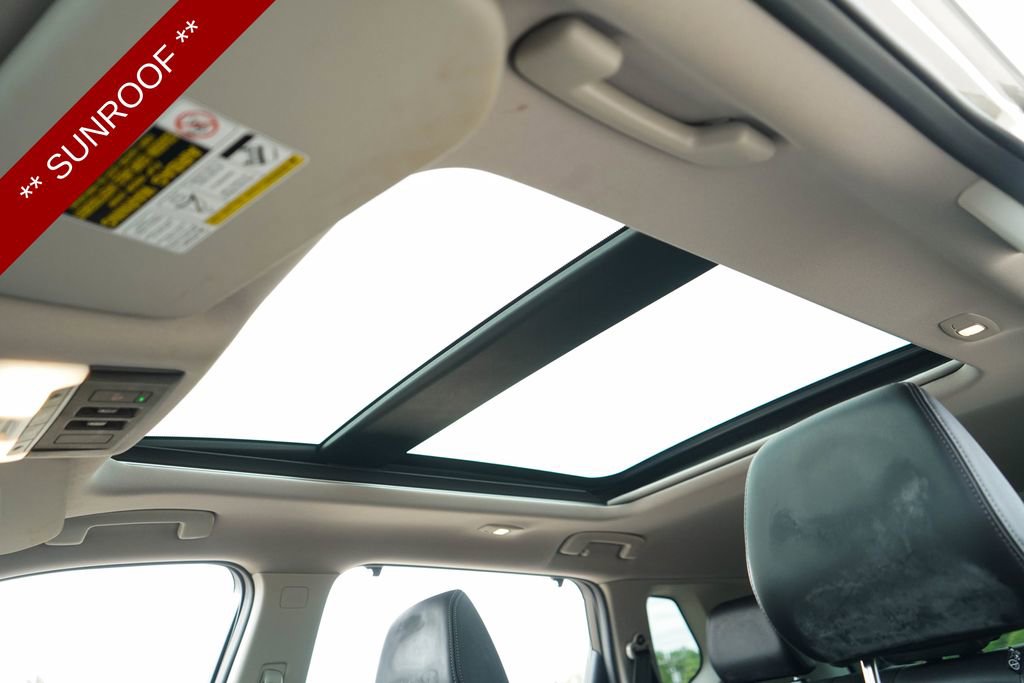 Used 2021 Nissan Rogue Platinum FWD image 12
