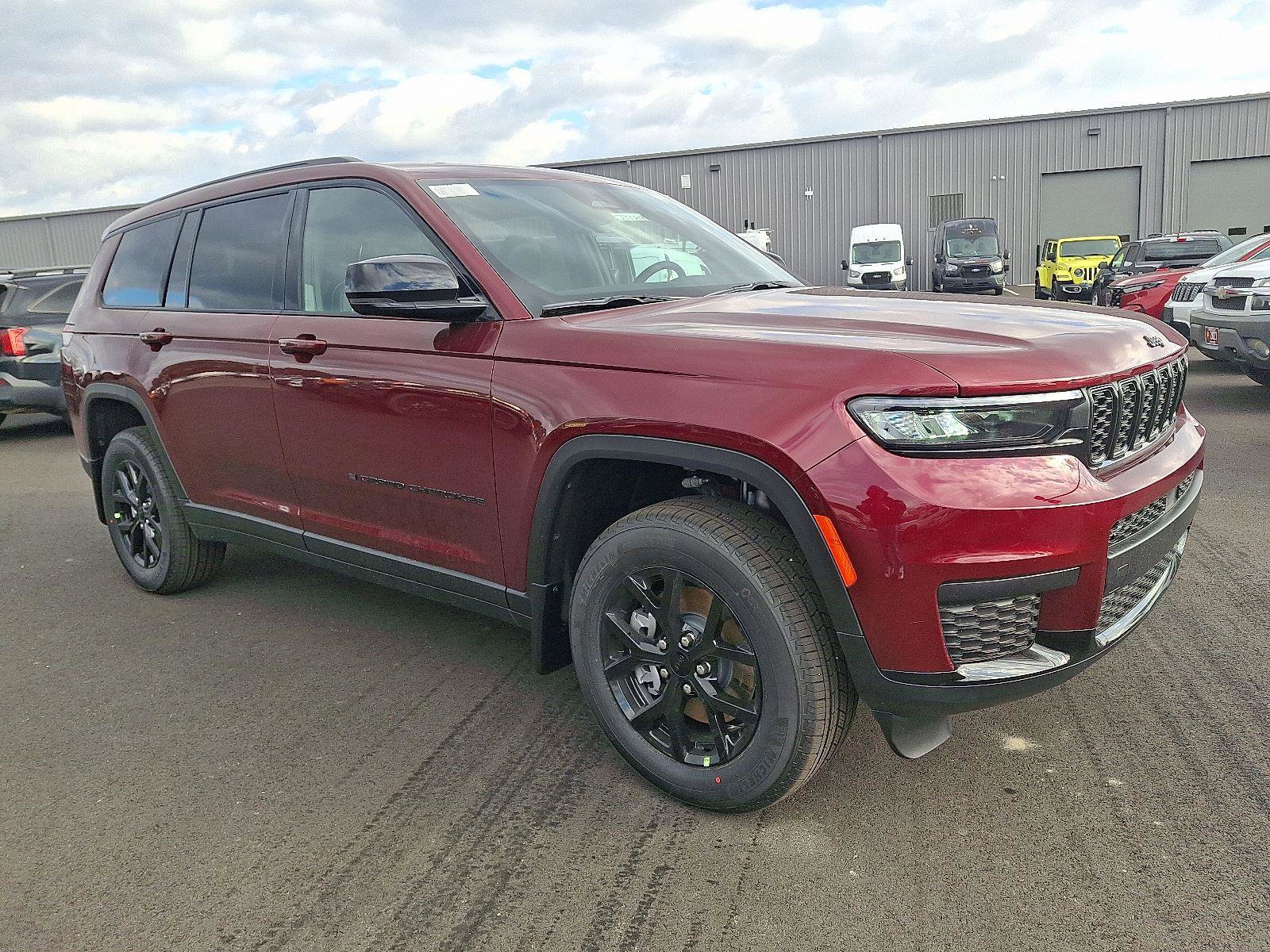 New 2025 Jeep Grand Cherokee L Altitude image 2