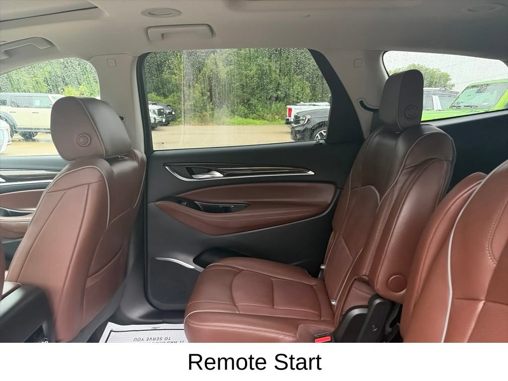 Used 2018 Buick Enclave Avenir w/ Avenir Technology Package AWD/4WD image 11