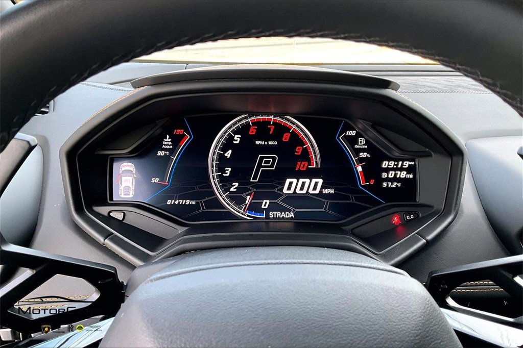 Used 2020 Lamborghini Huracan EVO image 19