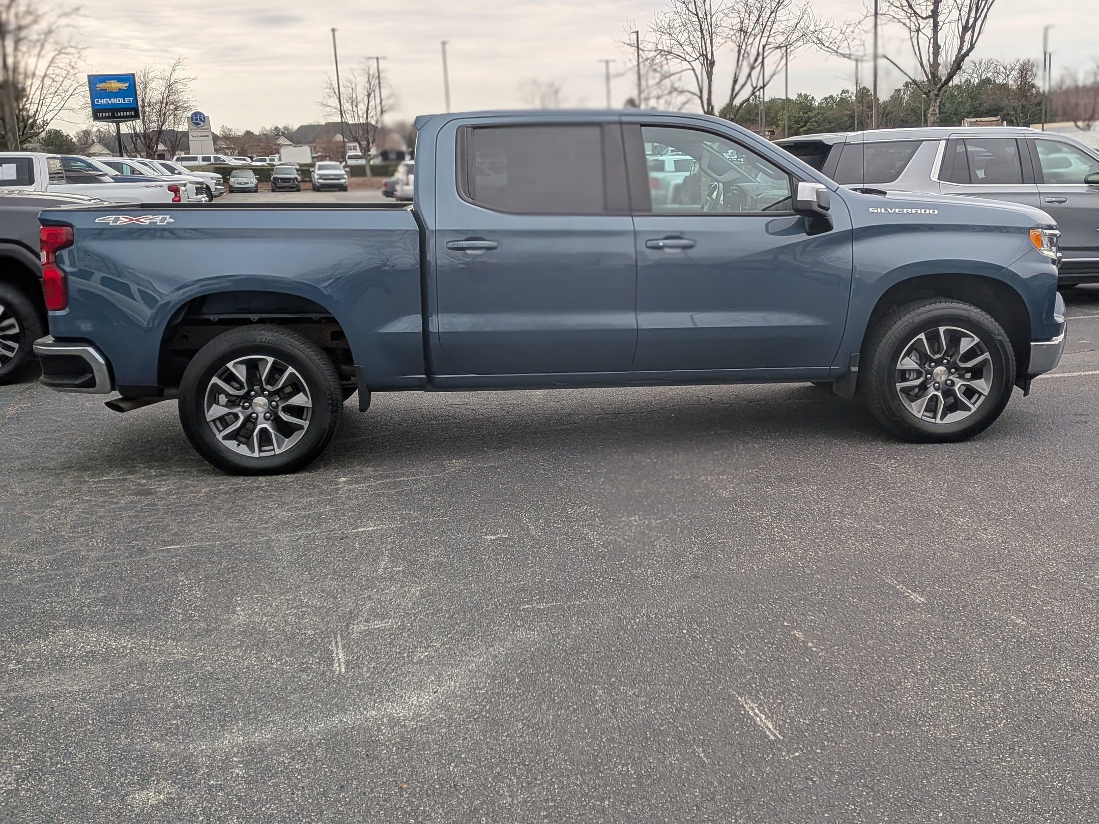 Used 2024 Chevrolet Silverado 1500 LT image 10