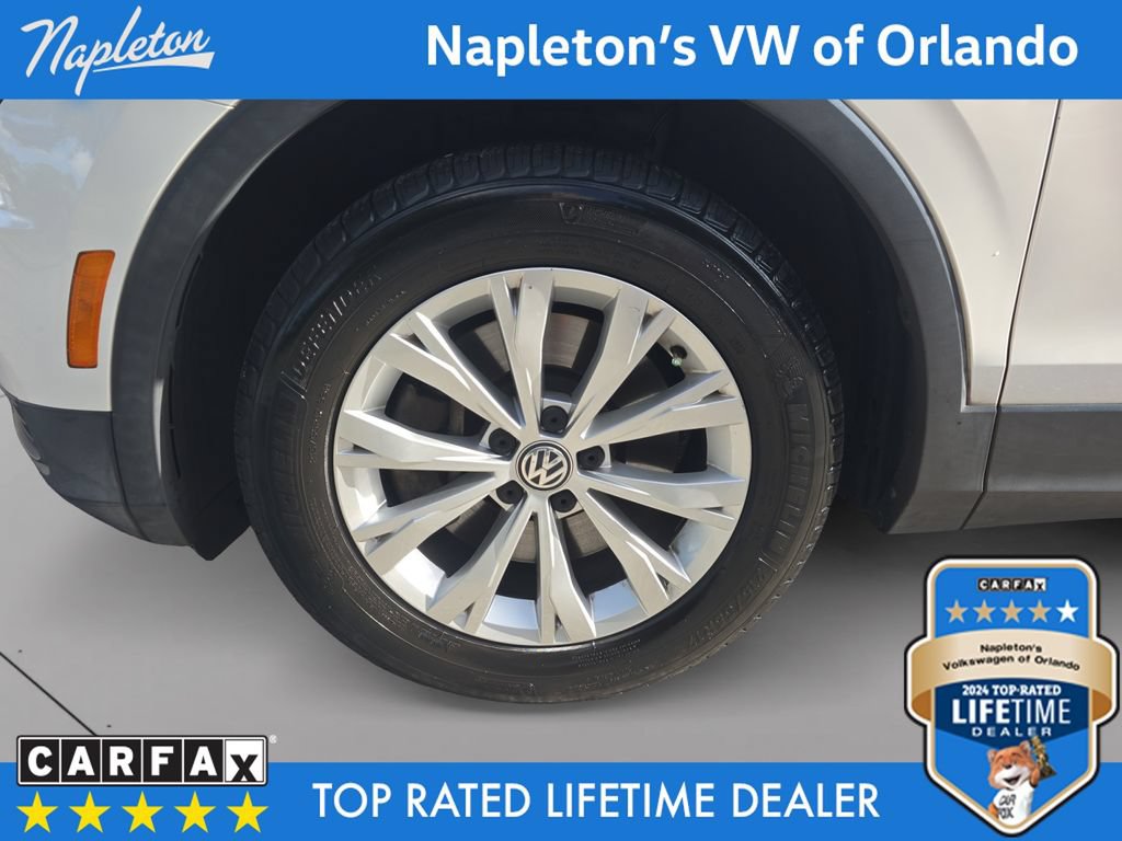 Used 2018 Volkswagen Tiguan SE w/ Panoramic Sunroof Package FWD image 29