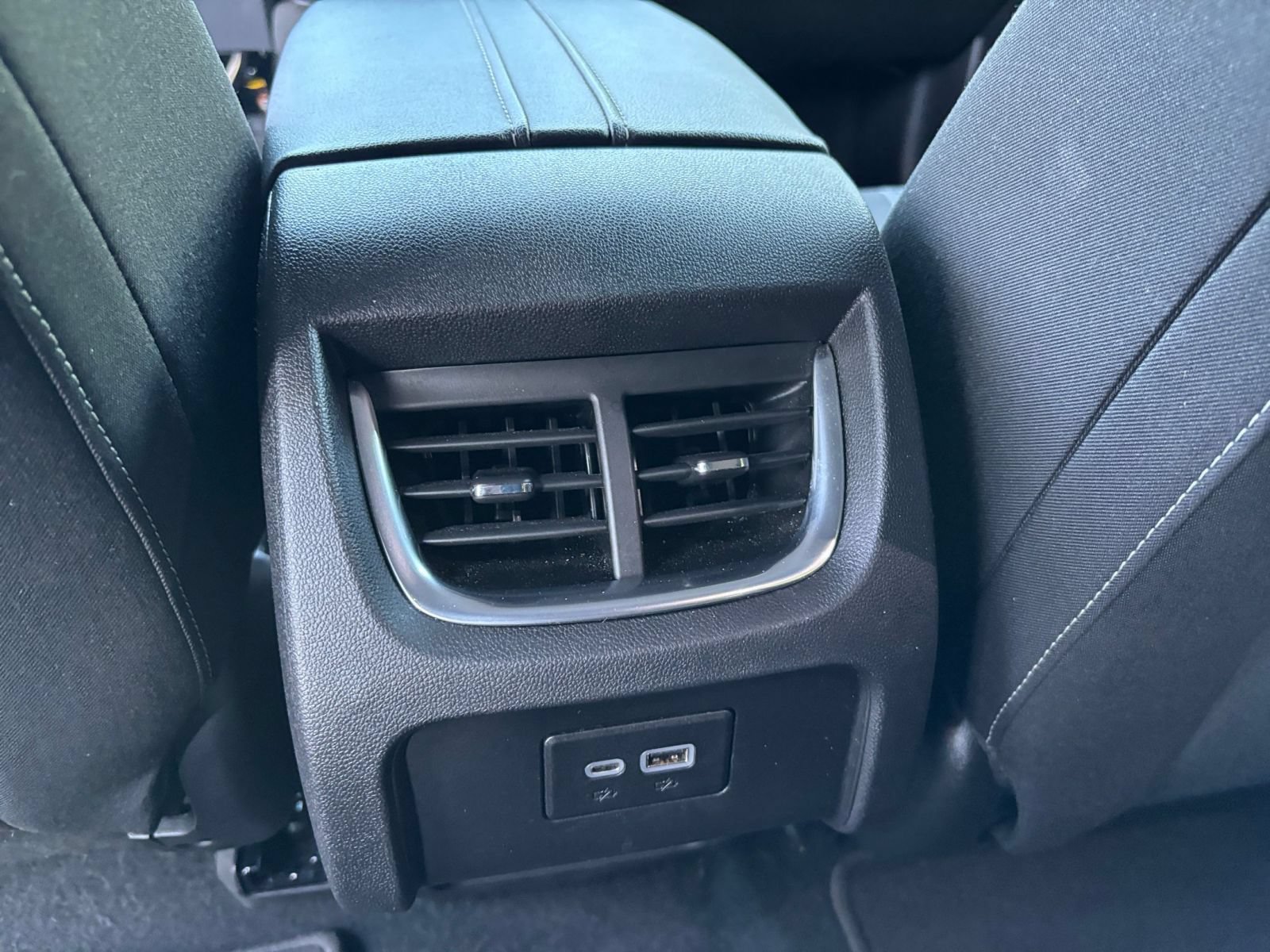 Used 2025 Chevrolet Blazer LT FWD image 19