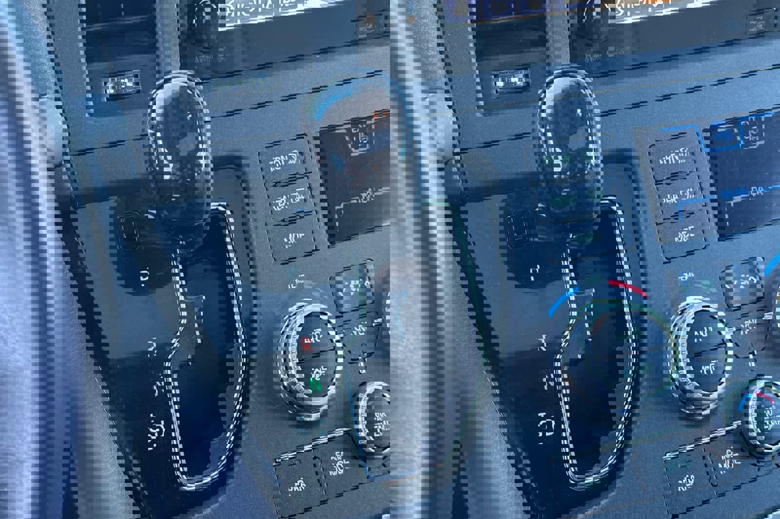 Used 2015 Toyota Sienna XLE Premium image 25