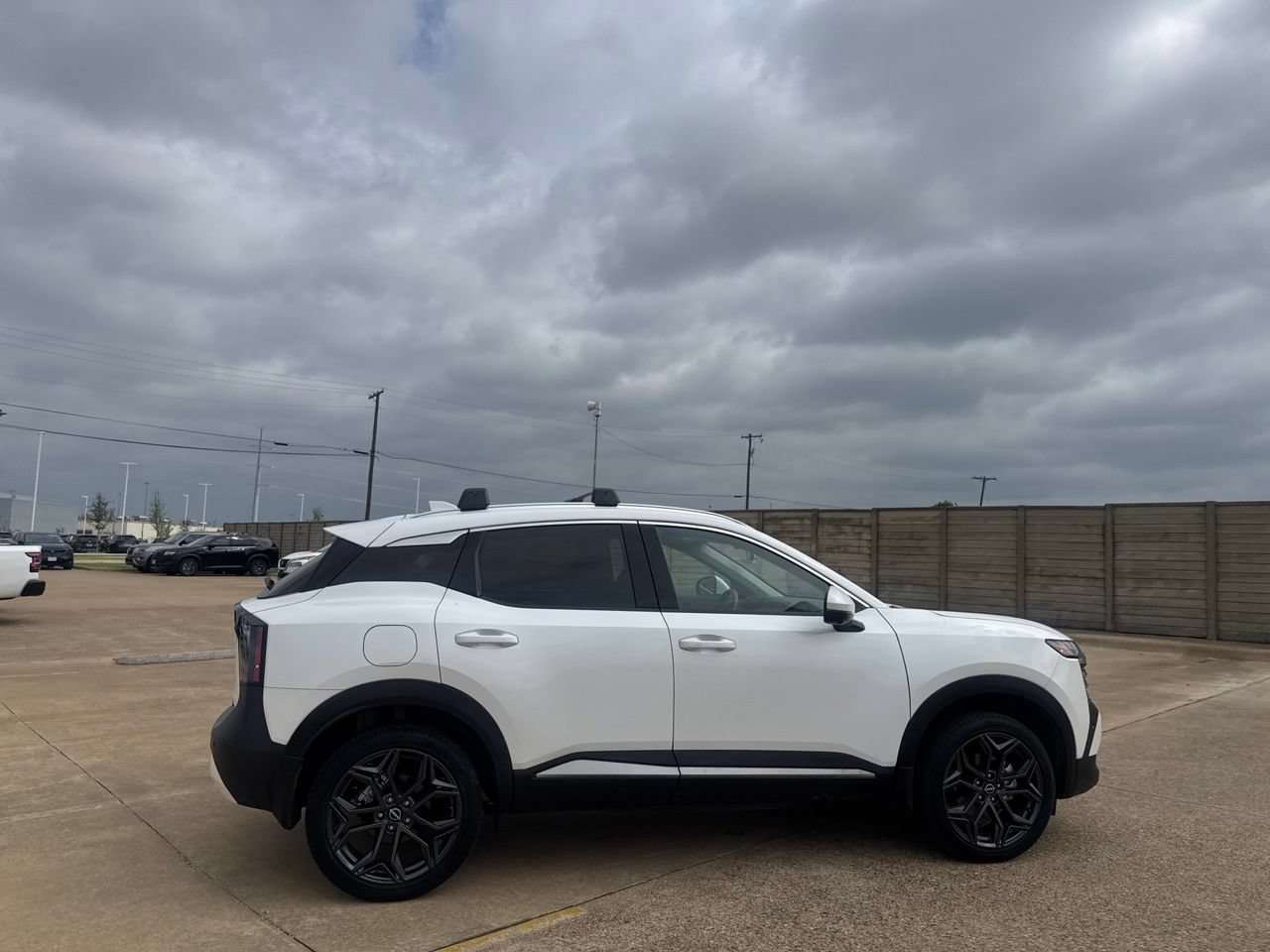 Certified 2025 Nissan Kicks SR FWD image 26