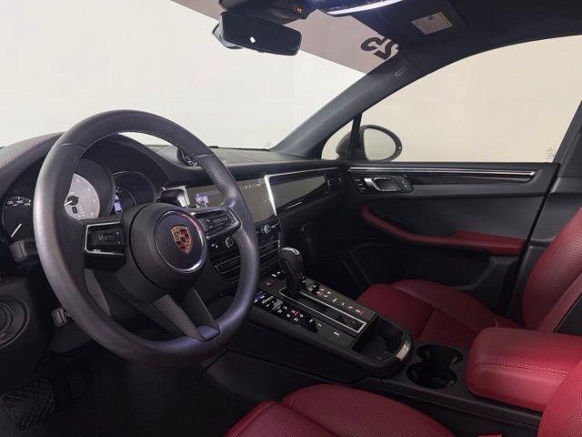 Used 2025 Porsche Macan S AWD/4WD image 4