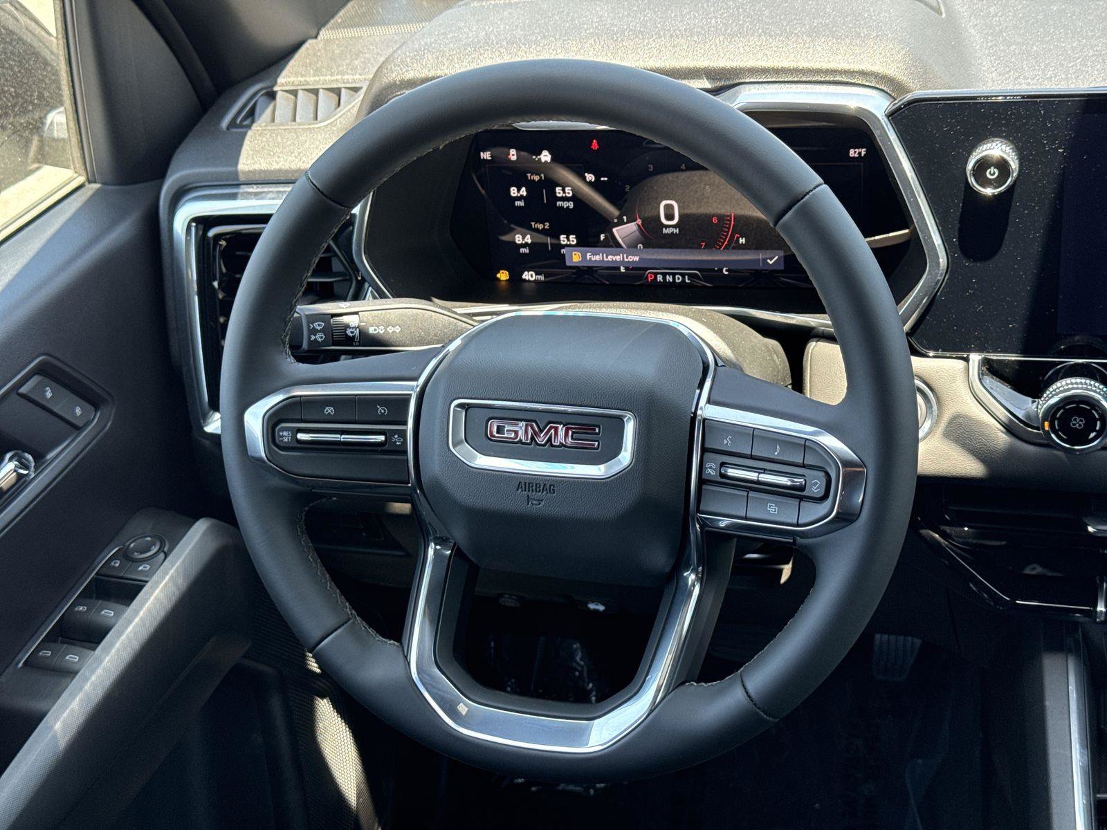 New 2026 GMC Canyon Elevation w/ LPO, Black Badging Package RWD image 8