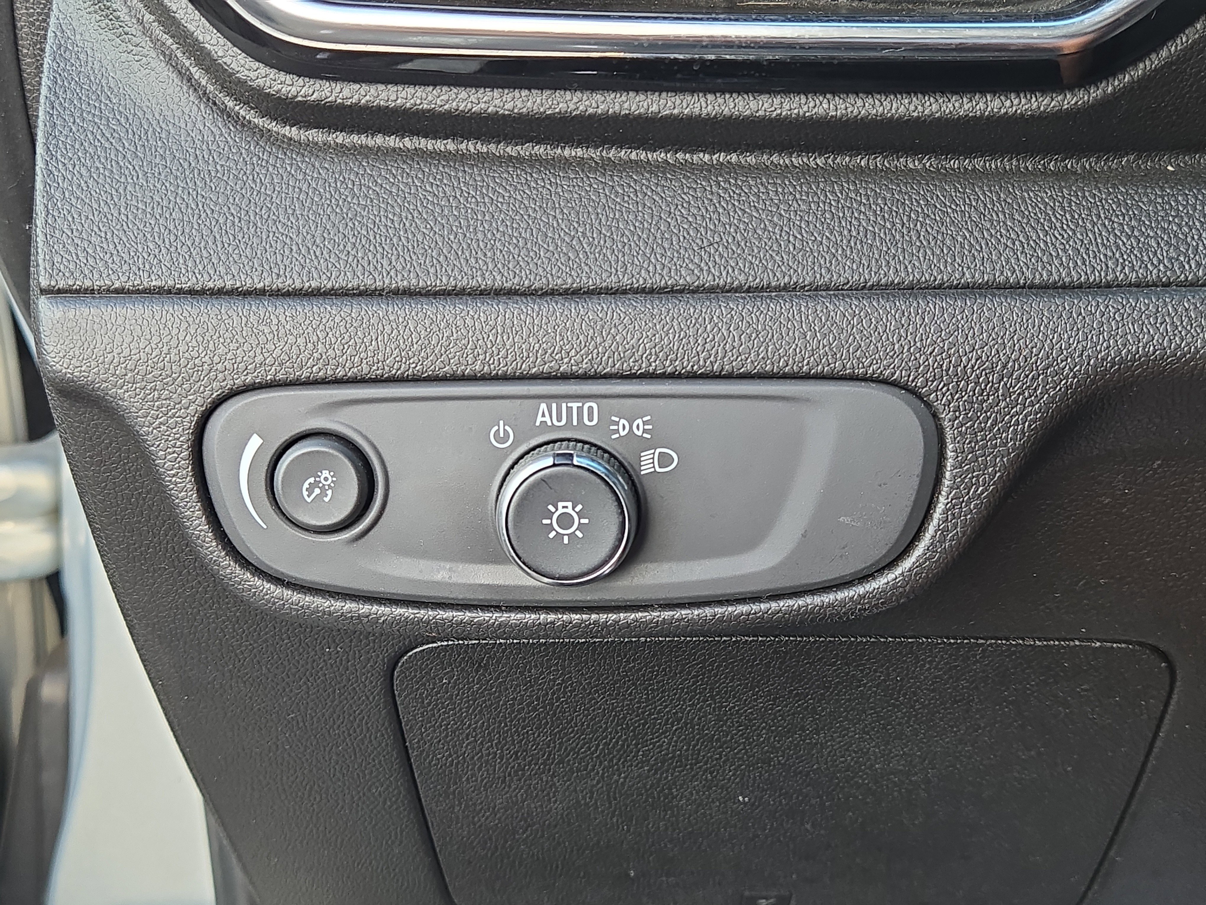 Used 2023 Chevrolet Bolt LT w/ Driver Confidence Package FWD image 25