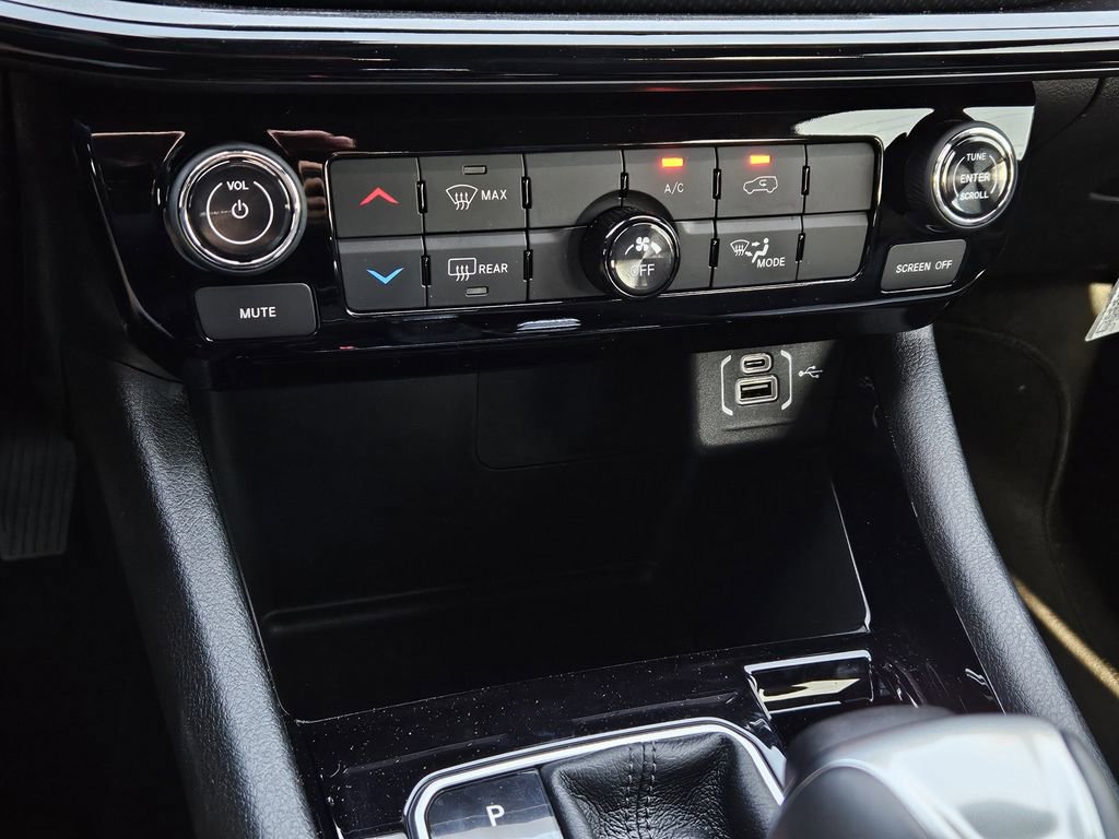 New 2026 Jeep Compass Latitude image 20