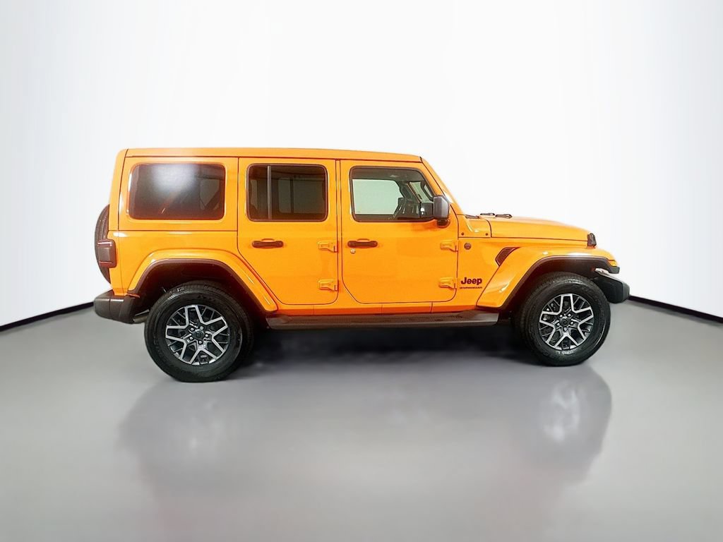 Used 2025 Jeep Wrangler Unlimited Sahara AWD/4WD image 4