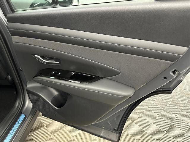 New 2025 Hyundai Tucson Limited image 18
