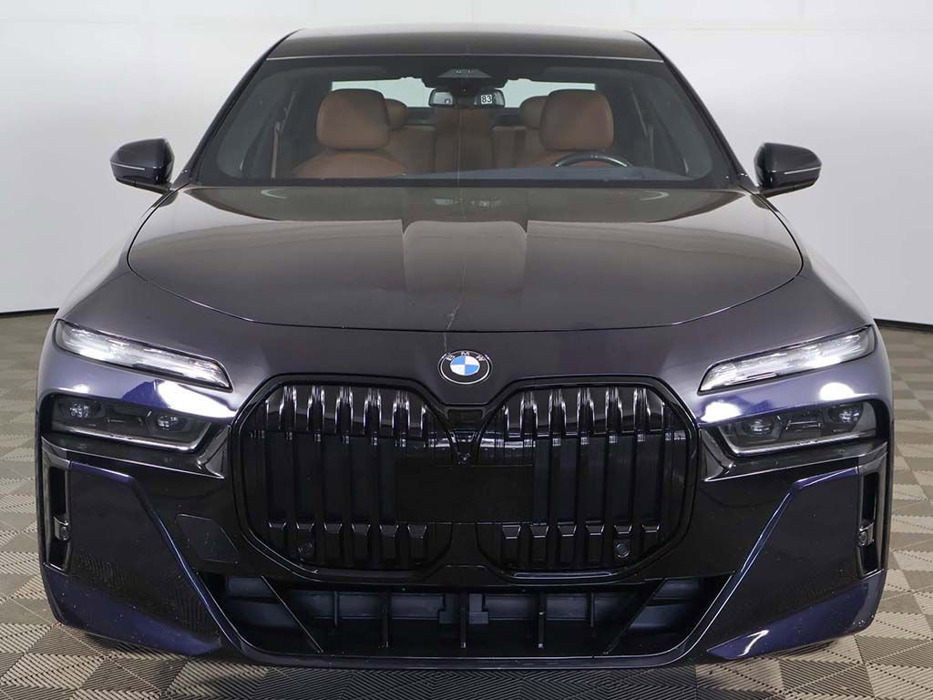 Used 2023 BMW 760i xDrive w/ Executive Package AWD/4WD image 15