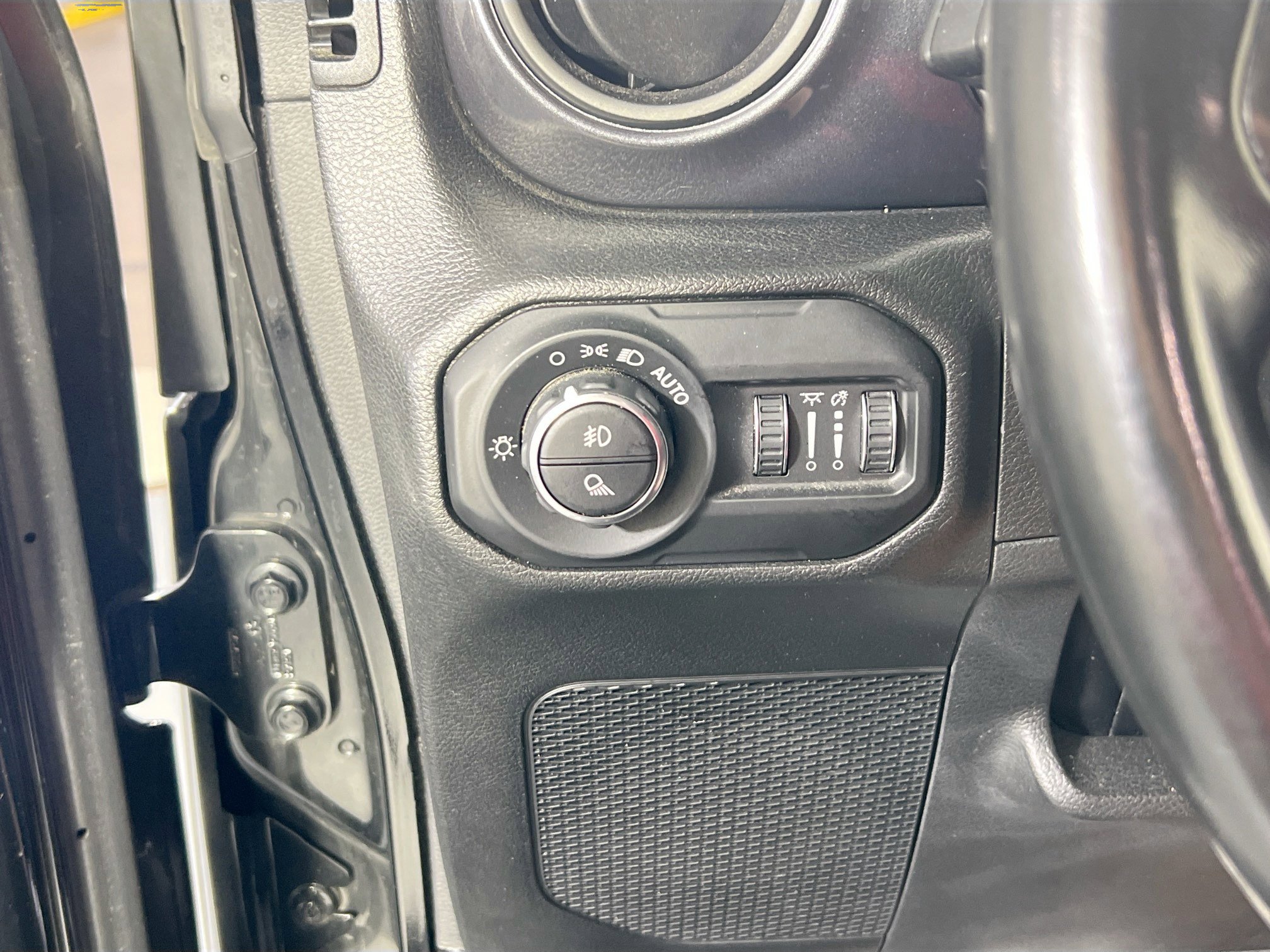 Used 2022 Jeep Gladiator Sport AWD/4WD image 10