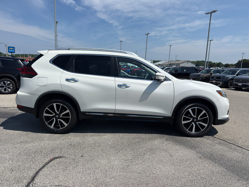 Used 2018 Nissan Rogue SL w/ Premium Package AWD/4WD image 4