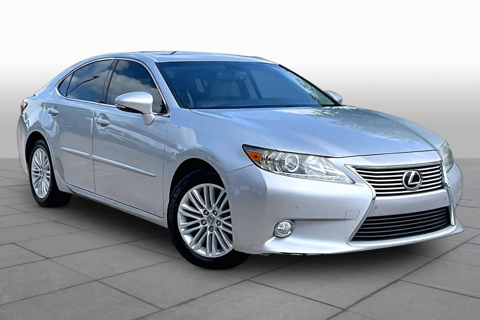 Used 2013 Lexus ES 350 w/ Luxury Pkg FWD image 3