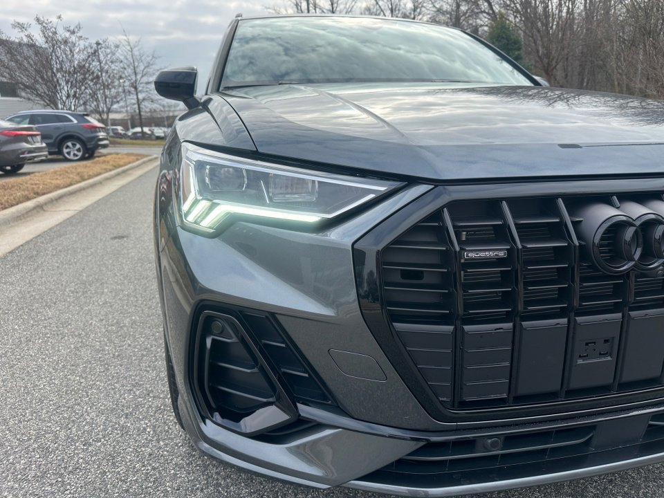 Certified 2025 Audi Q3 2.0T Premium Plus w/ Premium Plus Package image 24