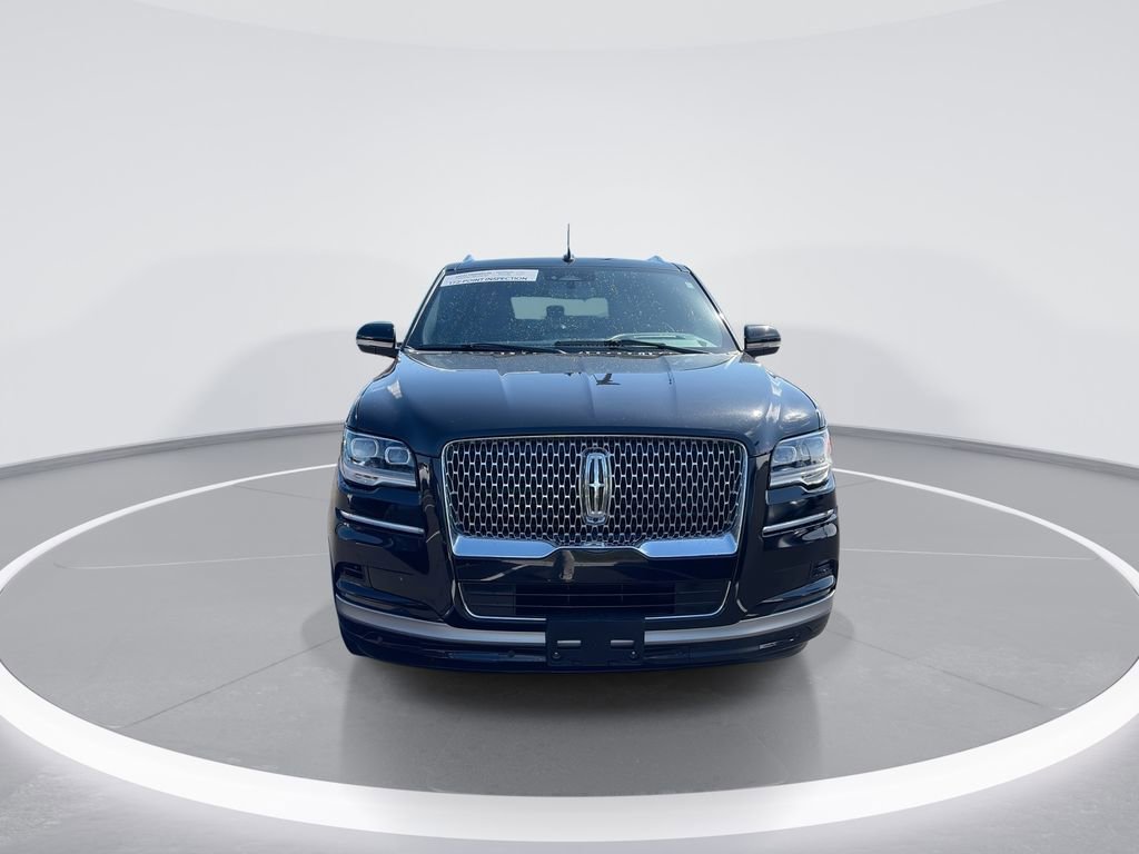 Used 2024 Lincoln Navigator Reserve AWD/4WD image 3