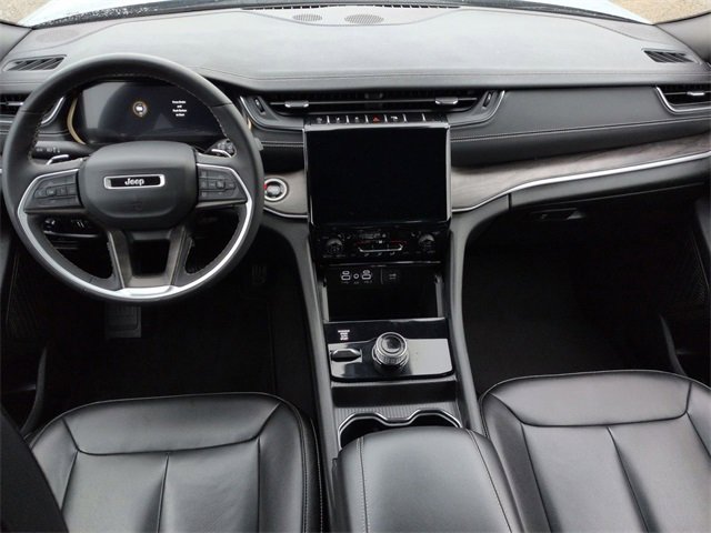 Used 2024 Jeep Grand Cherokee Limited image 28