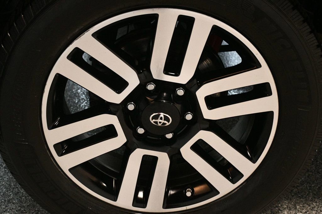 Used 2015 Toyota 4Runner Limited AWD/4WD image 20