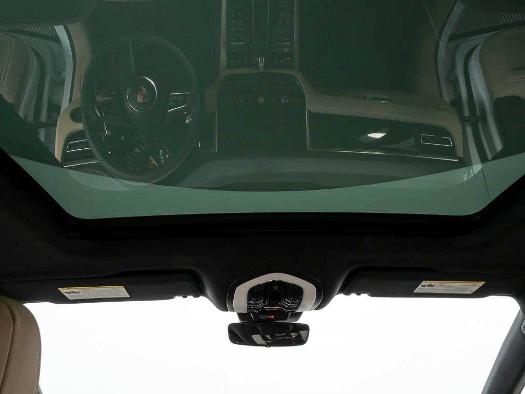 New 2026 Porsche Macan AWD/4WD image 21