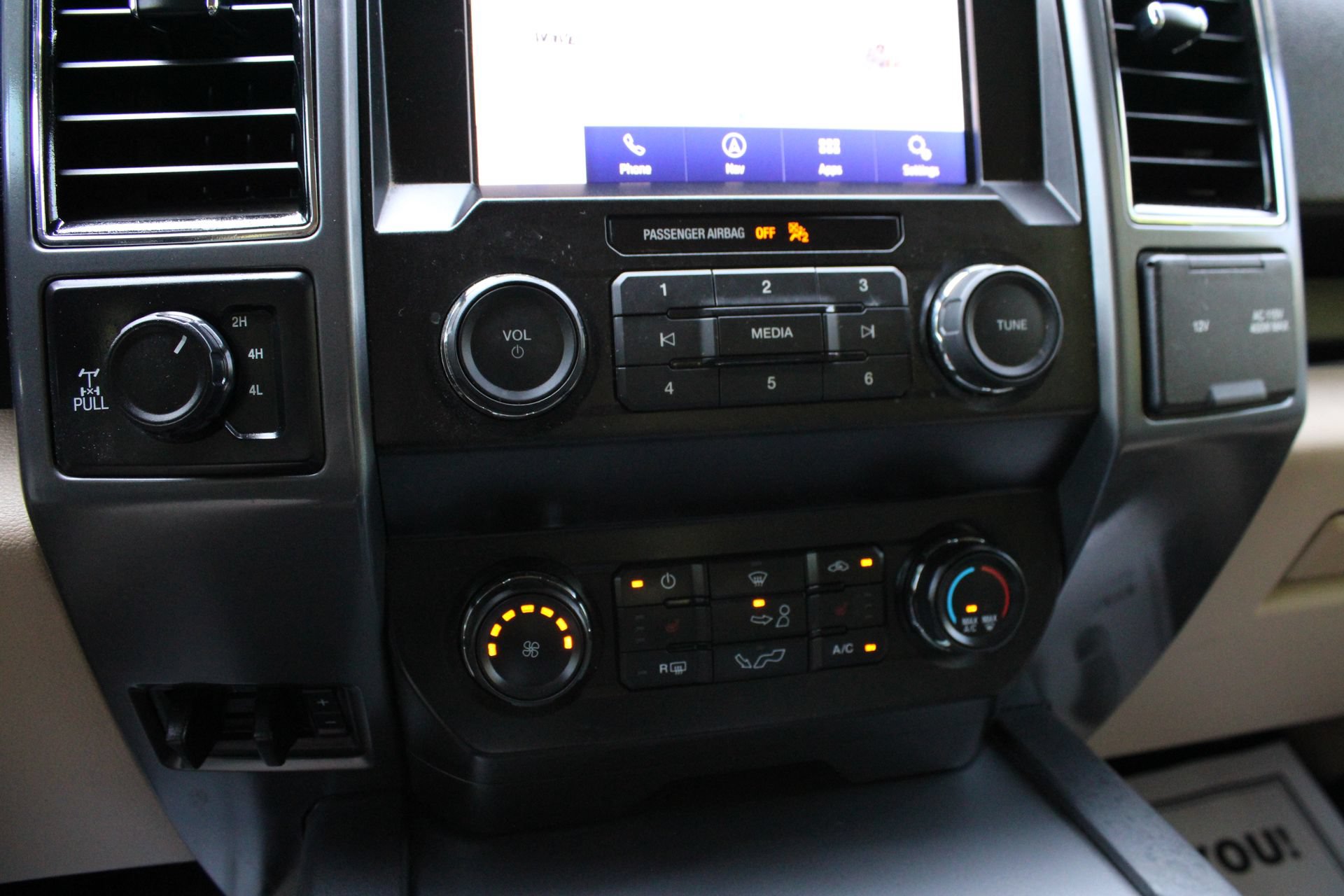 Used 2019 Ford F150 XLT w/ Equipment Group 302A Luxury AWD/4WD image 43